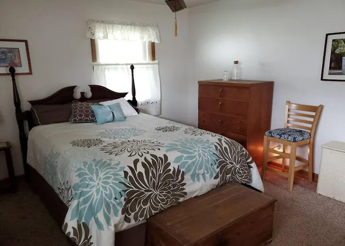Spacious Mid-century Modern Duplex Rockford