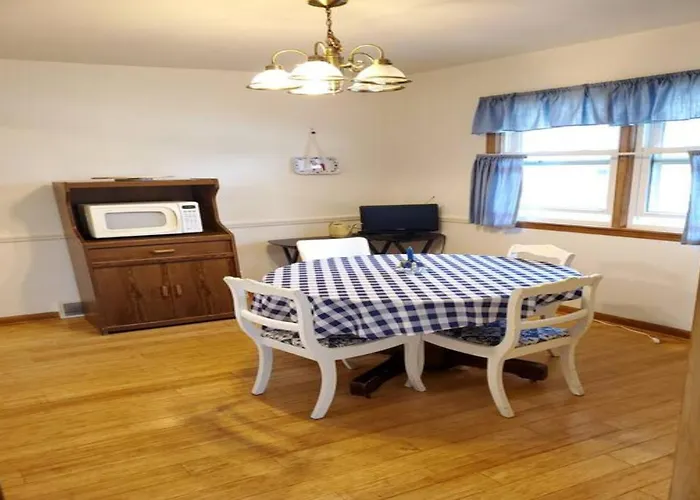 Spacious Mid-century Modern Duplex Motel Rockford