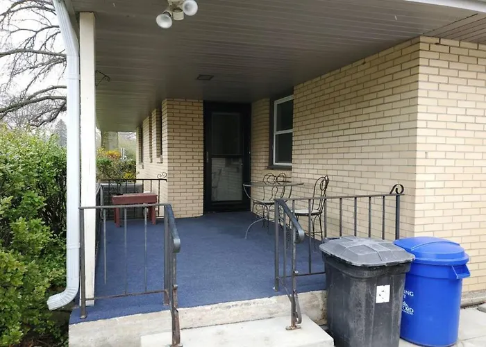 Spacious Mid-century Modern Duplex * Rockford